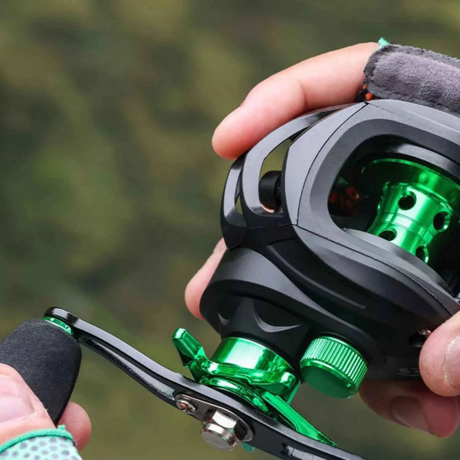 High-Speed 7.2:1 Magnetic Brake Anti-Tangle Baitcaster Reel for Freshwater & Saltwater Fishing