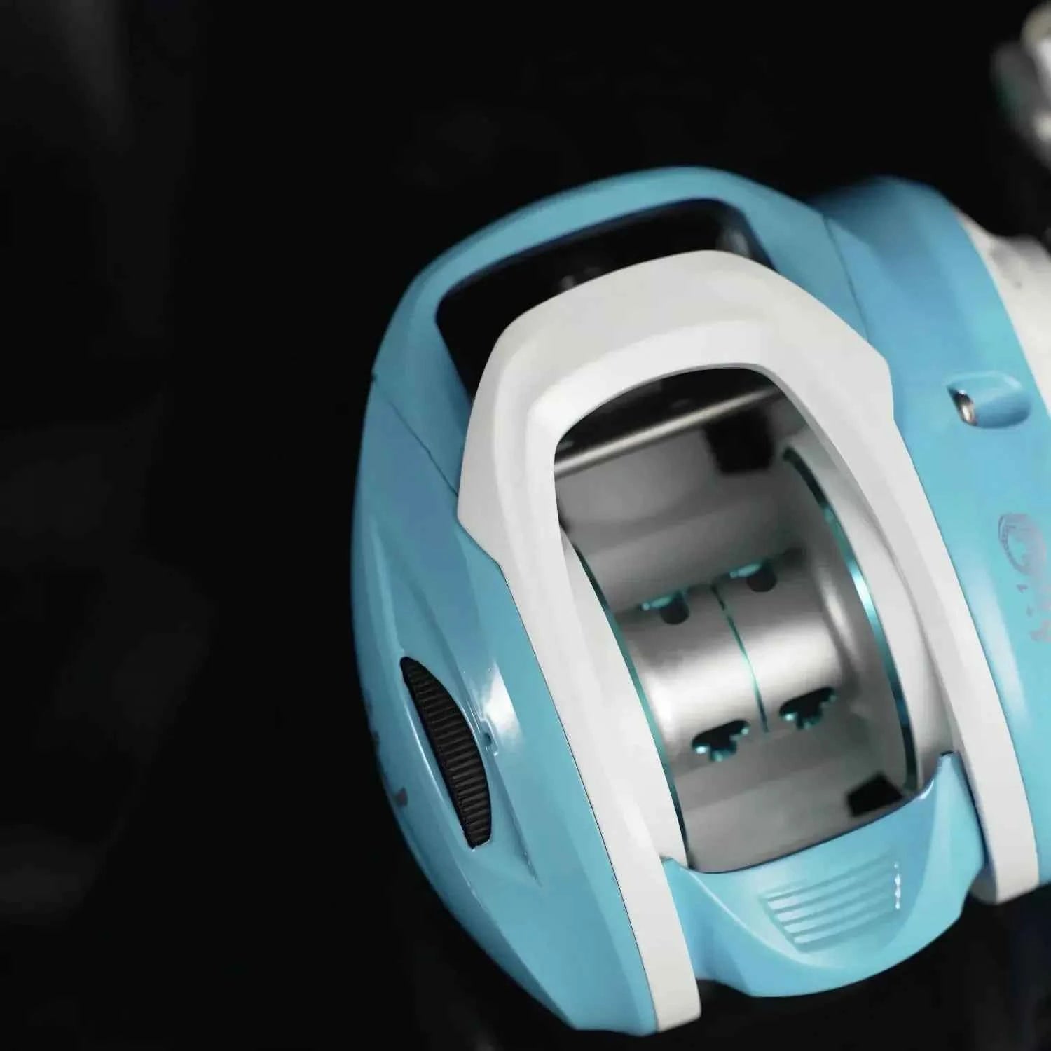 Micro Jigging Baitcasting Reel - Lightweight Hand Fishing Reel with Shallow Spool & 7.1:1 Gear Ratio